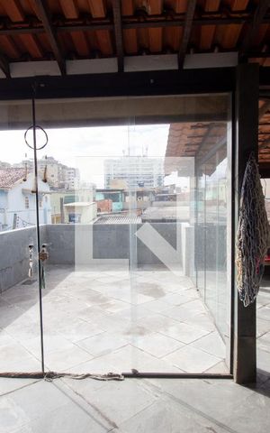 Casa de condomínio à venda com 180m², 4 quartos e 3 vagasTerraço