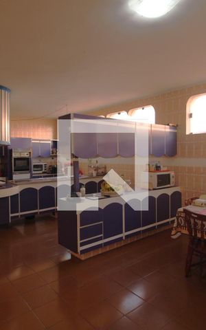 Casa à venda com 647m², 5 quartos e 8 vagasCozinha