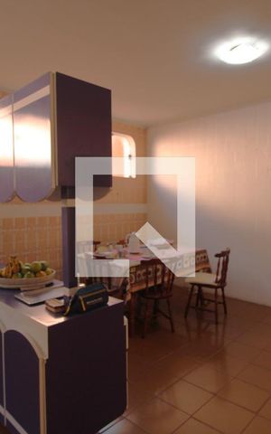 Casa à venda com 647m², 5 quartos e 8 vagasCozinha