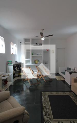 Casa à venda com 647m², 5 quartos e 8 vagasSalão de festa