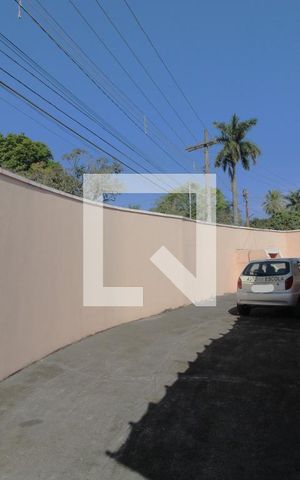 Casa à venda com 647m², 5 quartos e 8 vagasQuintal