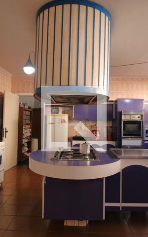 Casa à venda com 647m², 5 quartos e 8 vagasCozinha