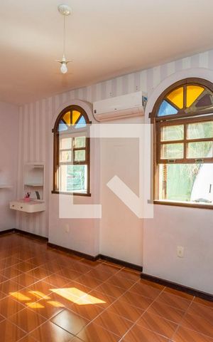 Casa para alugar com 470m², 4 quartos e 4 vagas Casa para alugar com 470m², 4 quartos e 4 vagasQuarto 4