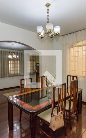 Casa para alugar com 470m², 4 quartos e 4 vagas Casa para alugar com 470m², 4 quartos e 4 vagasSala de Jantar