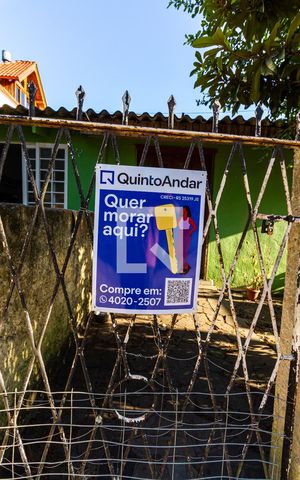 Casa à venda com 600m², 5 quartos e 3 vagas Casa à venda com 600m², 5 quartos e 3 vagasFachada