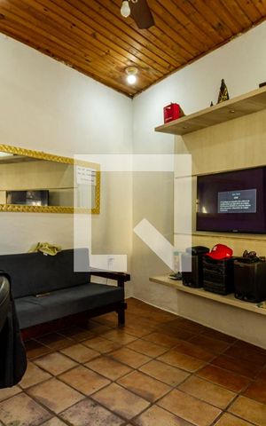 Casa à venda com 600m², 5 quartos e 3 vagas Casa à venda com 600m², 5 quartos e 3 vagasSala
