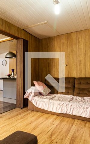 Casa à venda com 600m², 5 quartos e 3 vagas Casa à venda com 600m², 5 quartos e 3 vagasSala de TV