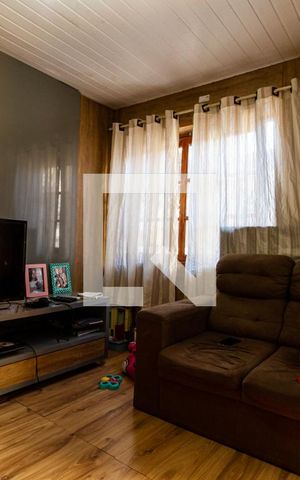 Casa à venda com 600m², 5 quartos e 3 vagas Casa à venda com 600m², 5 quartos e 3 vagasSala de TV