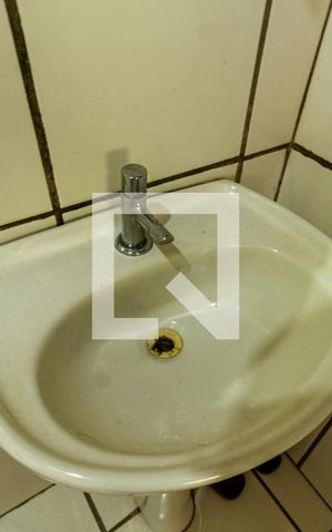 Casa à venda com 600m², 5 quartos e 3 vagas Casa à venda com 600m², 5 quartos e 3 vagasBanheiro