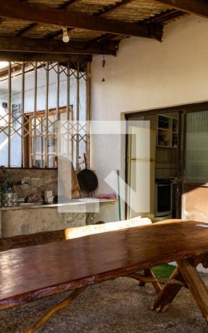 Casa à venda com 600m², 5 quartos e 3 vagas Casa à venda com 600m², 5 quartos e 3 vagasÁrea comum