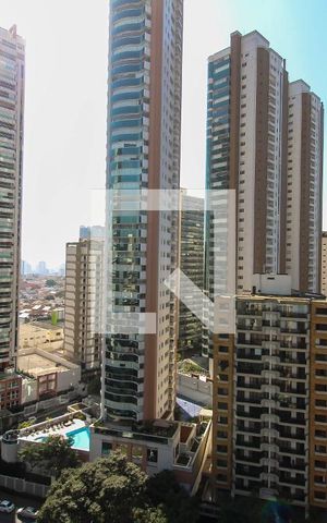 Apartamento à venda com 220m², 4 quartos e 3 vagas Apartamento à venda com 220m², 4 quartos e 3 vagasVista Varanda da Sala de Tv