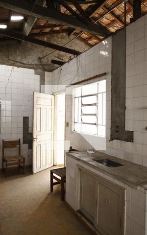 Casa à venda com 258m², 2 quartos e 2 vagasCozinha 2