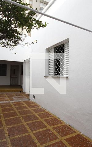 Casa à venda com 258m², 2 quartos e 2 vagasQuintal