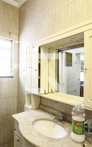 Casa à venda com 258m², 2 quartos e 2 vagasBanheiro