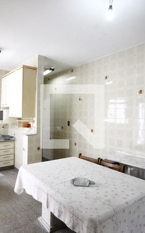 Casa à venda com 258m², 2 quartos e 2 vagasCozinha