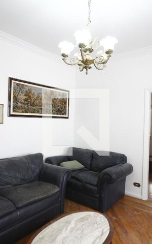Casa à venda com 258m², 2 quartos e 2 vagasSala