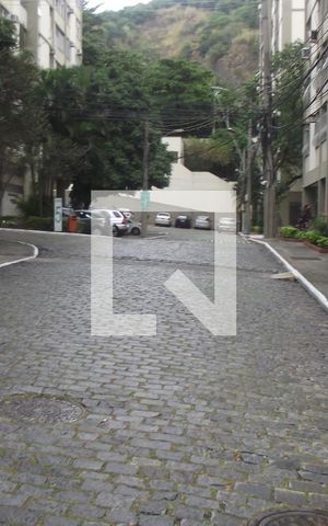 Apartamento à venda com 74m², 2 quartos e 1 vagaÁrea comum