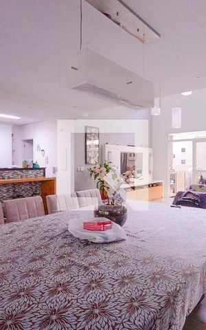 Apartamento à venda com 275m², 4 quartos e 4 vagas Apartamento à venda com 275m², 4 quartos e 4 vagasSala de Jantar