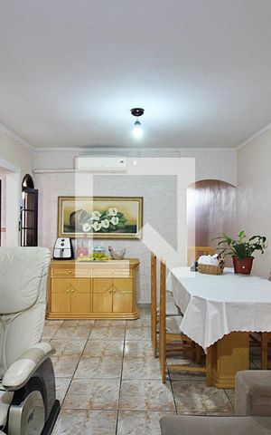 Casa à venda com 159m², 3 quartos e 2 vagasSala 