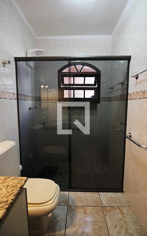 Casa à venda com 159m², 3 quartos e 2 vagasBanheiro Social