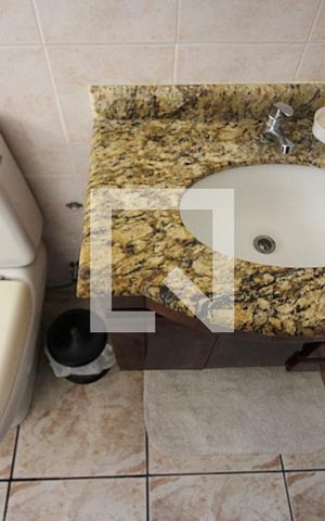 Casa à venda com 159m², 3 quartos e 2 vagasBanheiro do Quarto 1 - Suíte