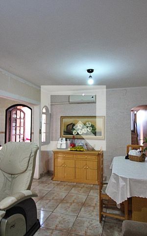 Casa à venda com 159m², 3 quartos e 2 vagasSala 