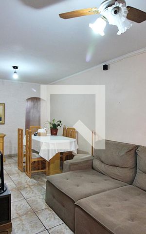 Casa à venda com 159m², 3 quartos e 2 vagasSala 