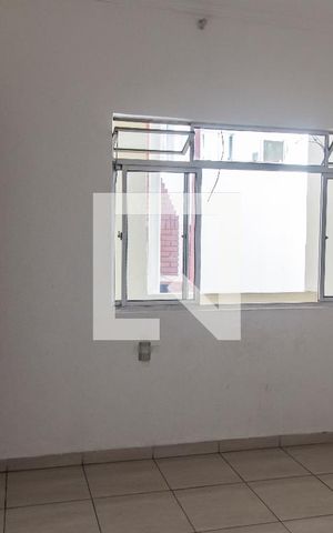 Casa para alugar com 100m², 2 quartos e 2 vagas Casa para alugar com 100m², 2 quartos e 2 vagasSala