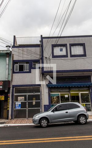 Casa para alugar com 100m², 2 quartos e 2 vagas Casa para alugar com 100m², 2 quartos e 2 vagasVista da Rua