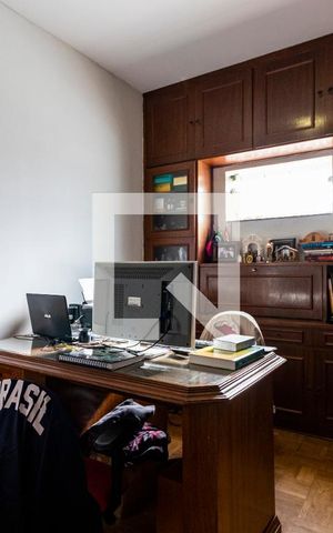 Casa à venda com 545m², 5 quartos e 4 vagas Casa à venda com 545m², 5 quartos e 4 vagas2o. Andar - Escritório