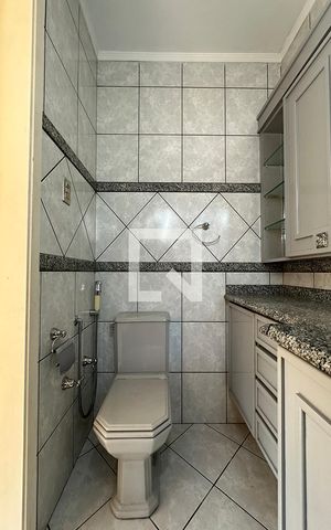 Casa para alugar com 275m², 5 quartos e 4 vagasBanheiro da Suíte