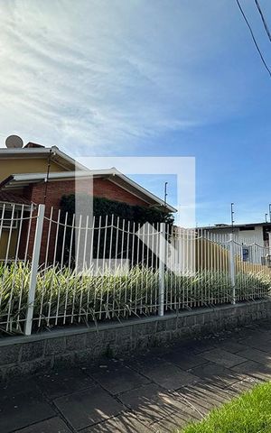 Casa para alugar com 275m², 5 quartos e 4 vagasFachada