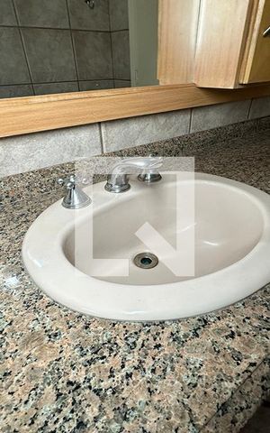 Casa para alugar com 275m², 5 quartos e 4 vagasBanheiro Social