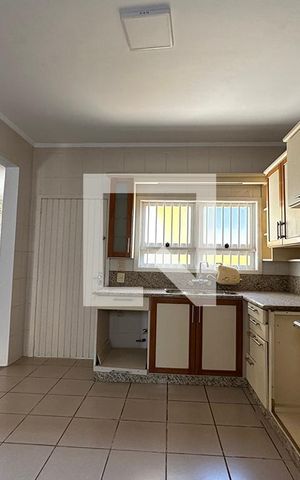 Casa para alugar com 275m², 5 quartos e 4 vagasCozinha