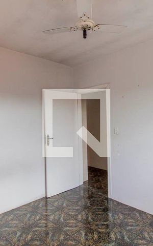 Casa à venda com 500m², 5 quartos e 6 vagas Casa à venda com 500m², 5 quartos e 6 vagasQuarto 3