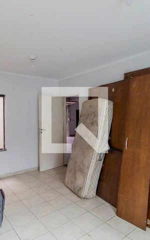 Casa à venda com 500m², 5 quartos e 6 vagas Casa à venda com 500m², 5 quartos e 6 vagasQuarto Externo 2