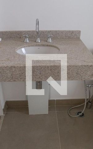 Studio para alugar com 42m², 1 quarto e sem vaga Studio para alugar com 42m², 1 quarto e sem vagaBanheiro