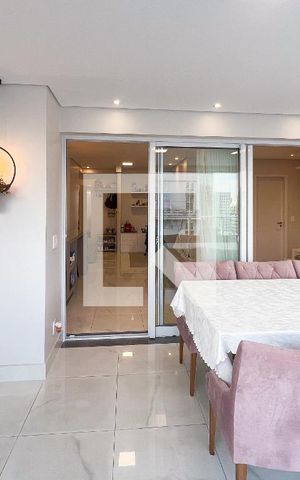 Apartamento à venda com 98m², 2 quartos e 2 vagasVaranda