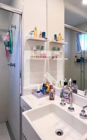 Apartamento à venda com 98m², 2 quartos e 2 vagasBanheiro da Suíte