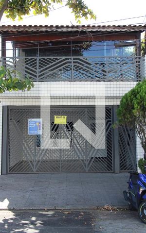 Casa à venda com 257m², 3 quartos e 2 vagasFachada