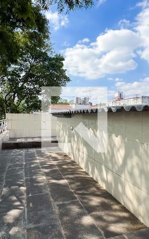 Casa à venda com 250m², 3 quartos e 2 vagas Casa à venda com 250m², 3 quartos e 2 vagasCobertura
