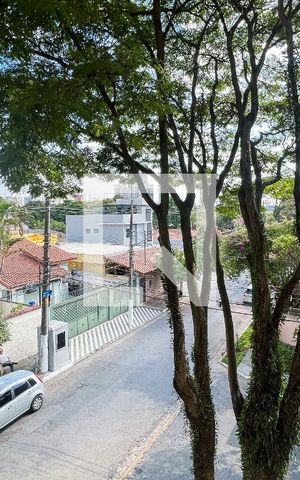 Casa à venda com 250m², 3 quartos e 2 vagas Casa à venda com 250m², 3 quartos e 2 vagasVista