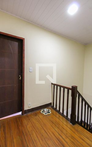 Casa à venda com 196m², 3 quartos e 1 vaga Casa à venda com 196m², 3 quartos e 1 vagaHall