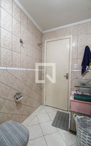 Casa à venda com 196m², 3 quartos e 1 vaga Casa à venda com 196m², 3 quartos e 1 vagaBanheiro da Suíte