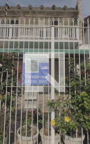 Casa à venda com 300m², 3 quartos e 4 vagasFachada