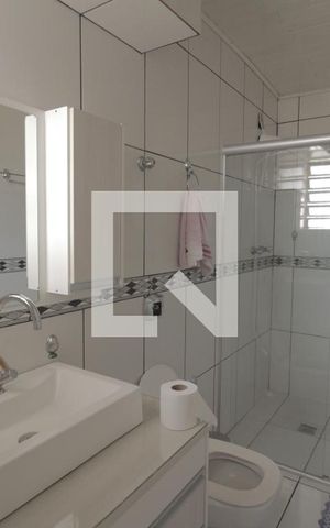 Casa à venda com 300m², 3 quartos e 4 vagasBanheiro da Suíte