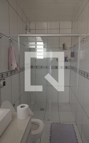 Casa à venda com 300m², 3 quartos e 4 vagasBanheiro da Suíte