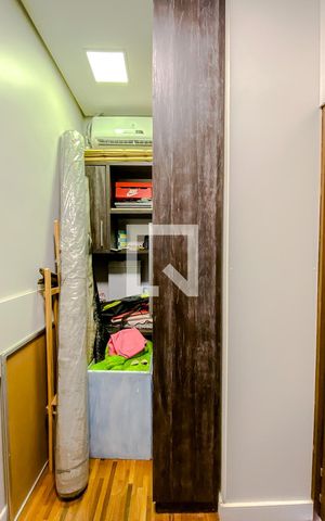 Casa à venda com 288m², 3 quartos e 2 vagasEscritório