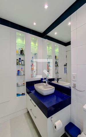 Casa à venda com 288m², 3 quartos e 2 vagasBanheiro da Suíte 2