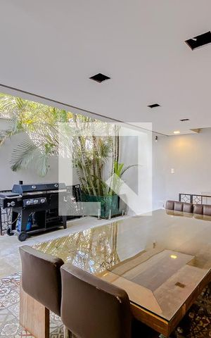 Casa à venda com 288m², 3 quartos e 2 vagasÁrea externa
